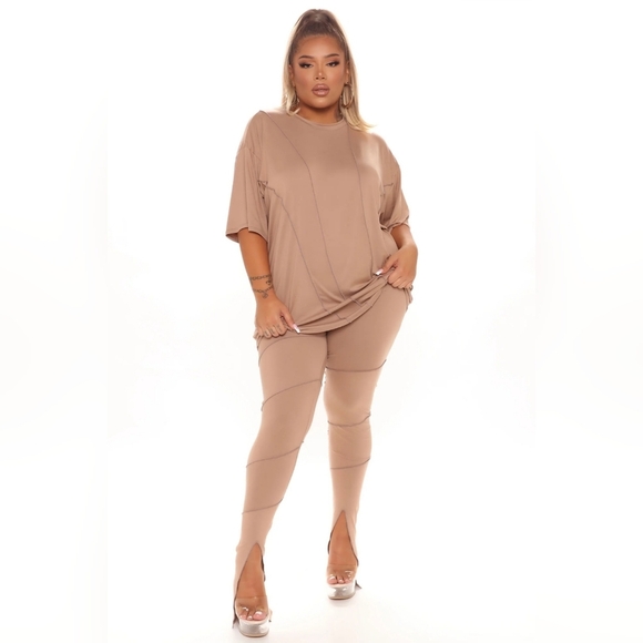 NEW FASHION NOVA LEGGINGS & BLOUSE Set beige color. SIZE LARGE - Picture 1 of 6